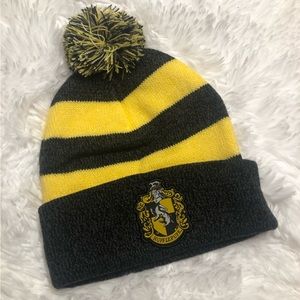 Harry Potter Wizarding World Hufflepuff Black & Yellow Beanie Winter Hat